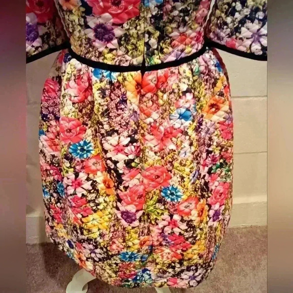 Black Halo Colorful Floral QuiltedA-Line Minidress Women's Size 2 Lining EUC. - Picture 6 of 11